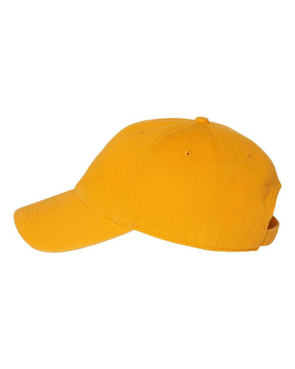 Unstructured '47 Brand Clean Up Cap with embroidered logo, adjustable strap back, classic baseball hat style.